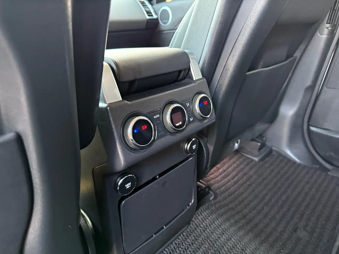 Land Rover Discovery 2020 3.0 SC V6 30th Anniversary Special Edition фото 11