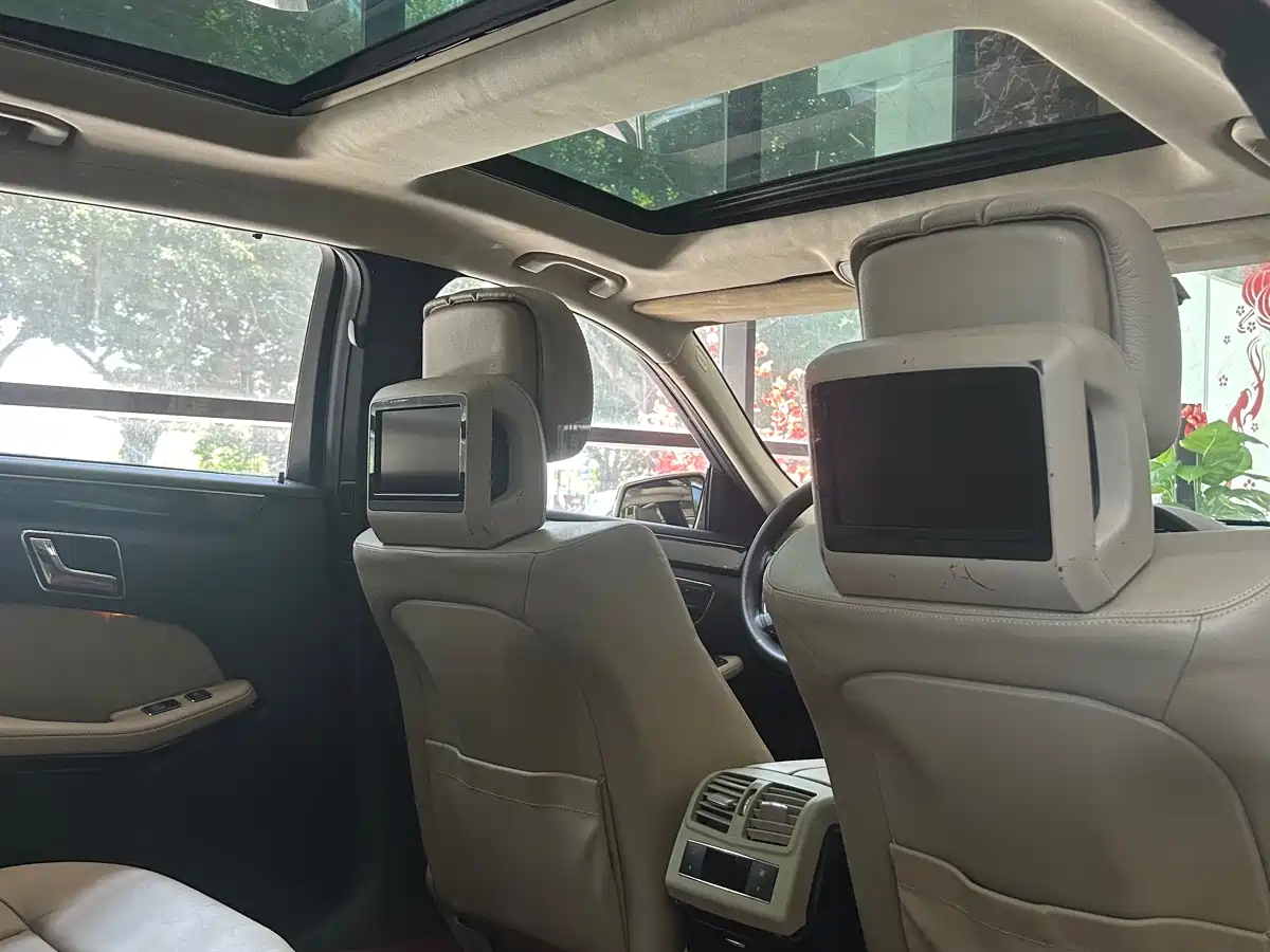 Mercedes-Benz E-Class 2011 E 300 L Fashion Premium фото 8