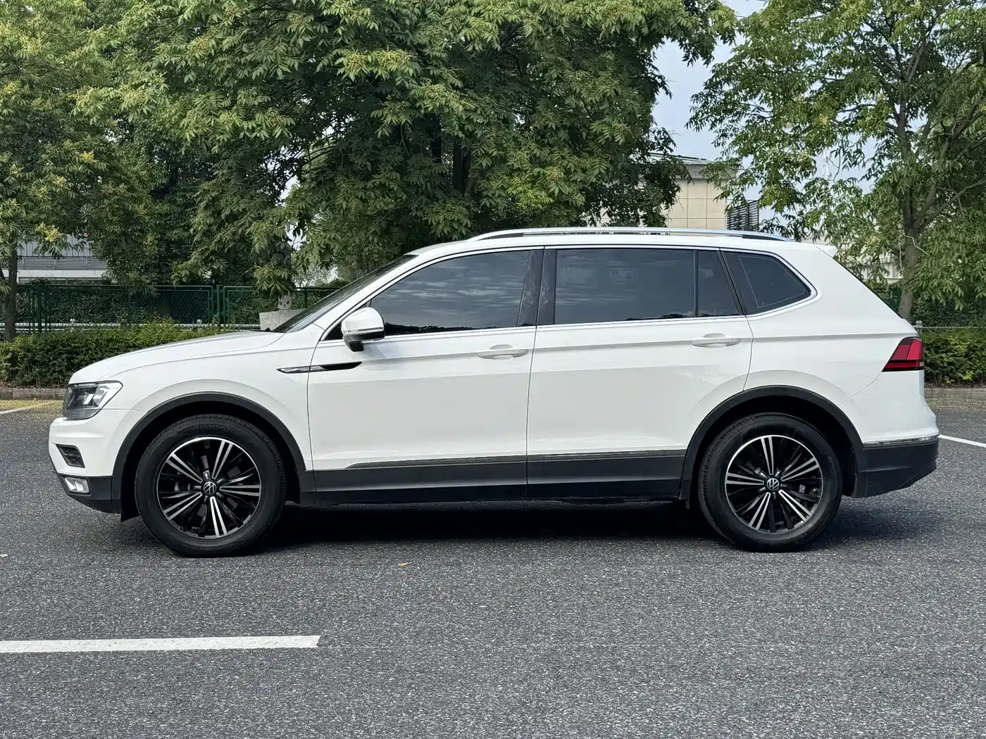 Volkswagen Tiguan L 2021 330TSI Automatic 2WD Smart фото 2