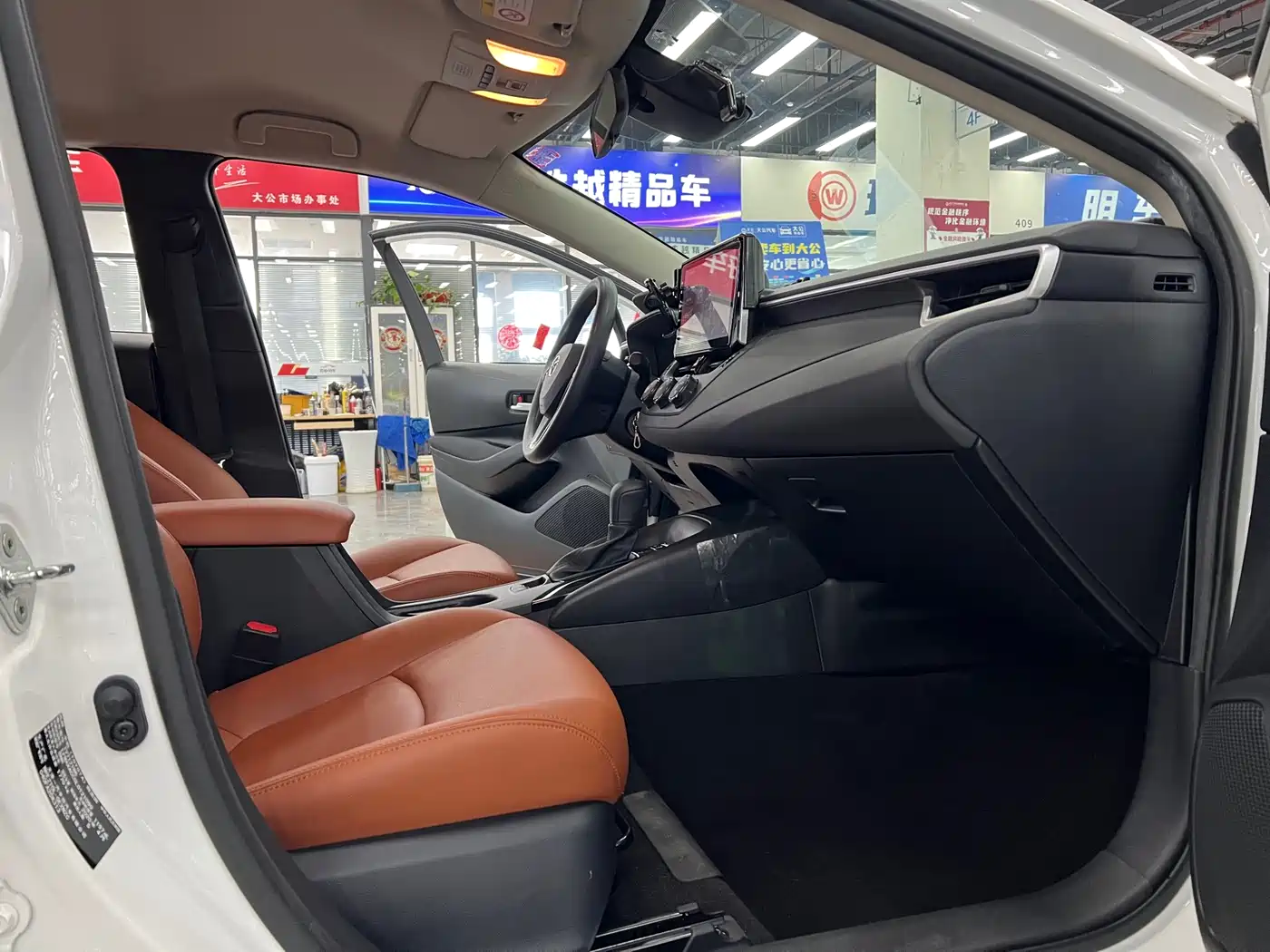 Toyota Corolla 2019 1.2T S-CVT GL Pioneer Edition фото 21