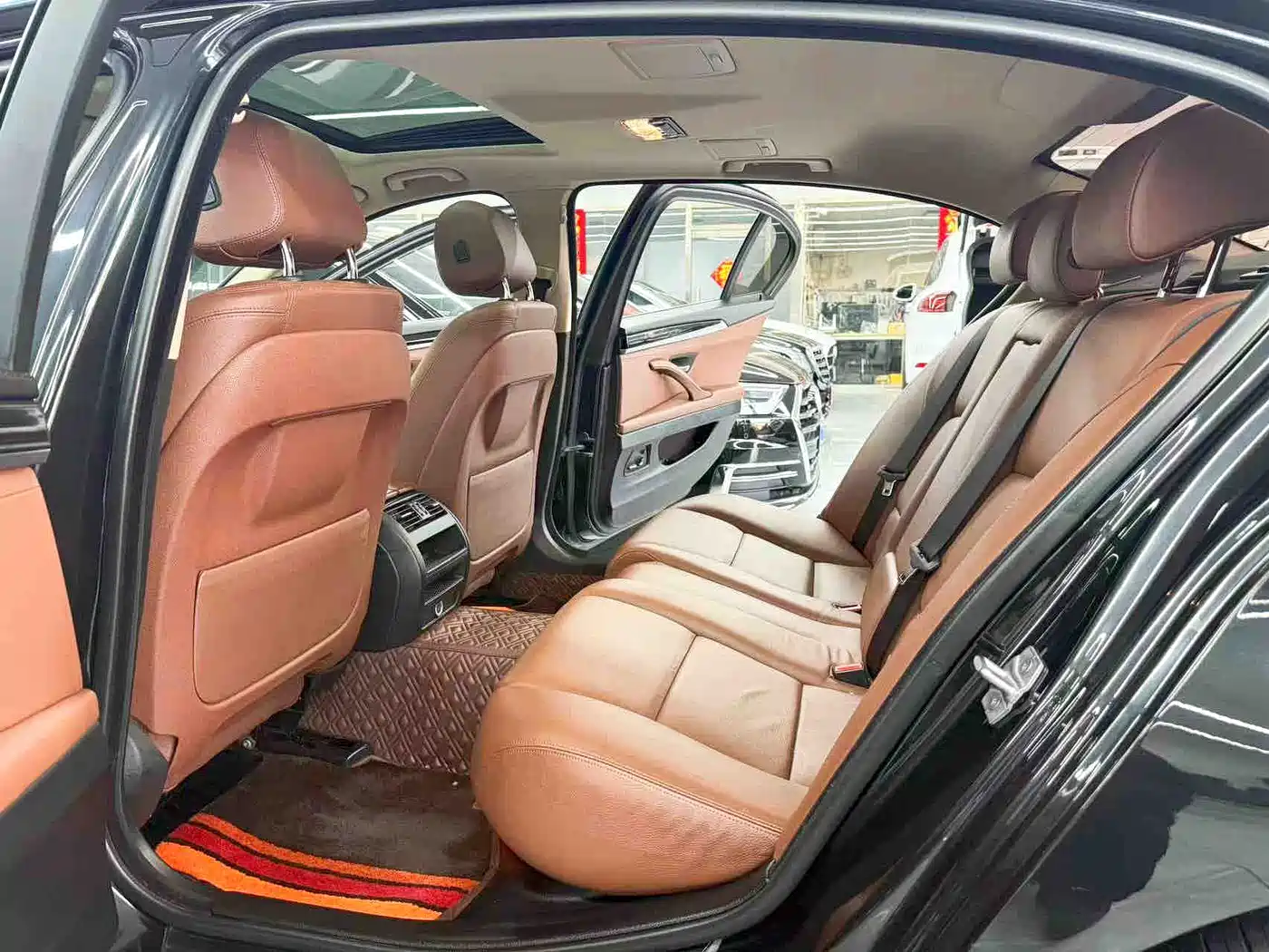 BMW 5 Series 2017 525Li Leading Edition фото 8