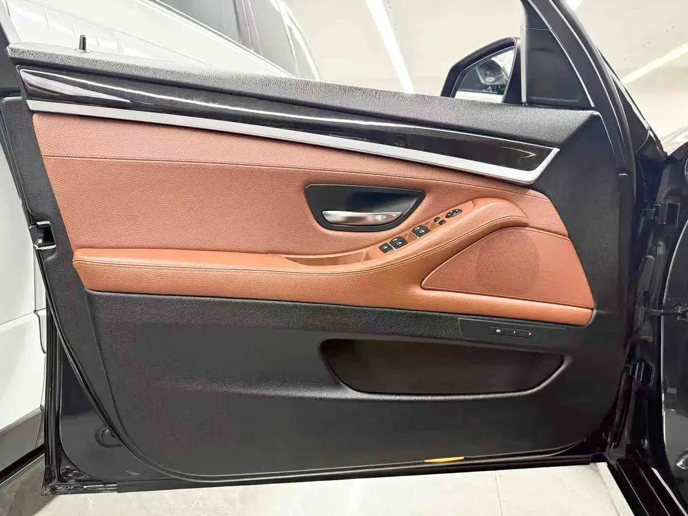 BMW 5 Series 2017 525Li Leading Edition фото 20