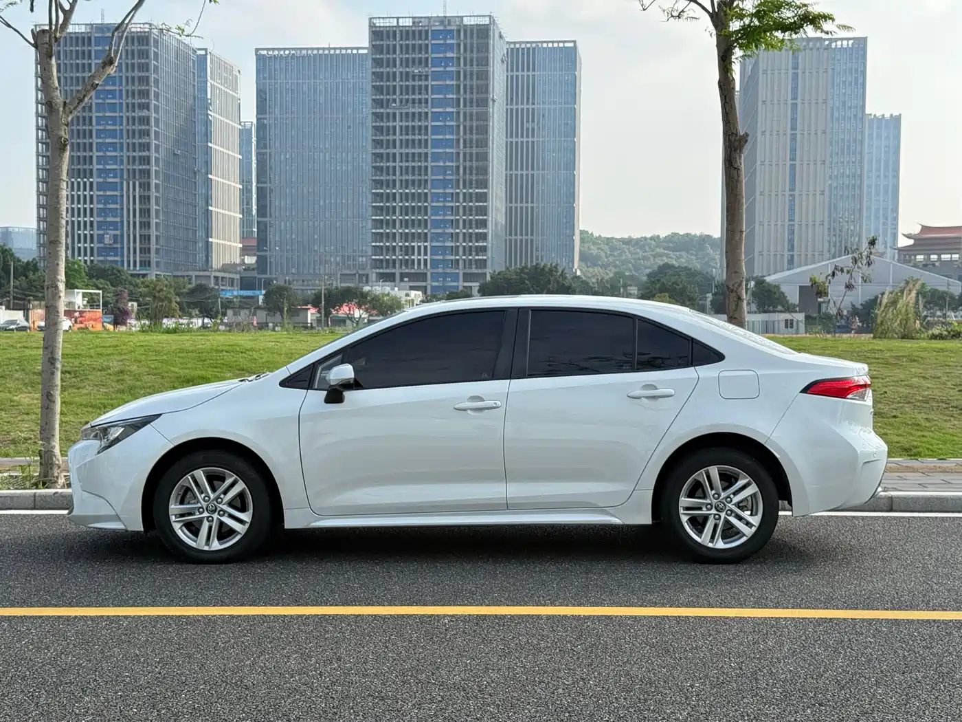 Toyota Levin 2022 185T CVT Luxury Edition фото 5
