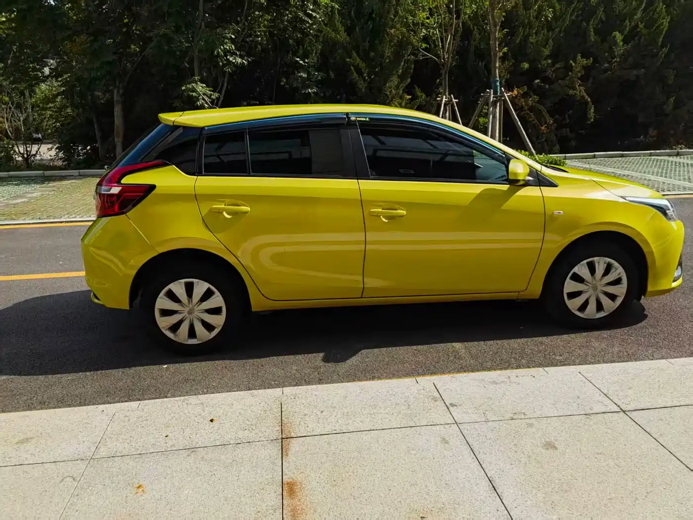 Toyota YARiS L Zhi Xuan 2019 1.5E CVT MeiDong Edition China VI фото 8