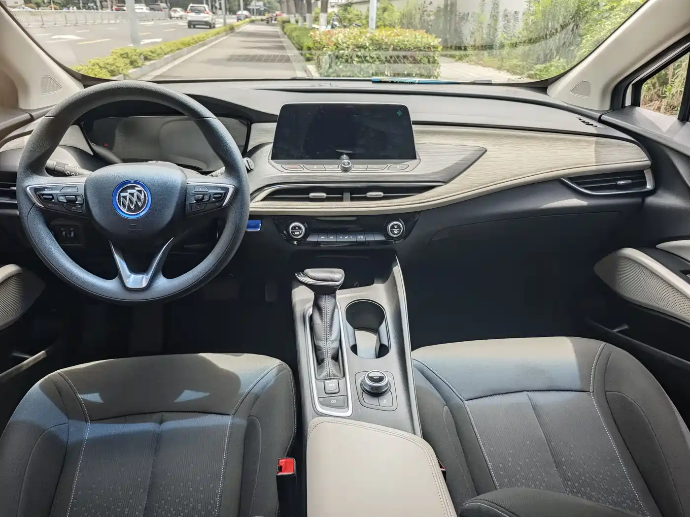 Buick Velite 6 2020 Plug-in Hybrid Connected Fashion Edition фото 7