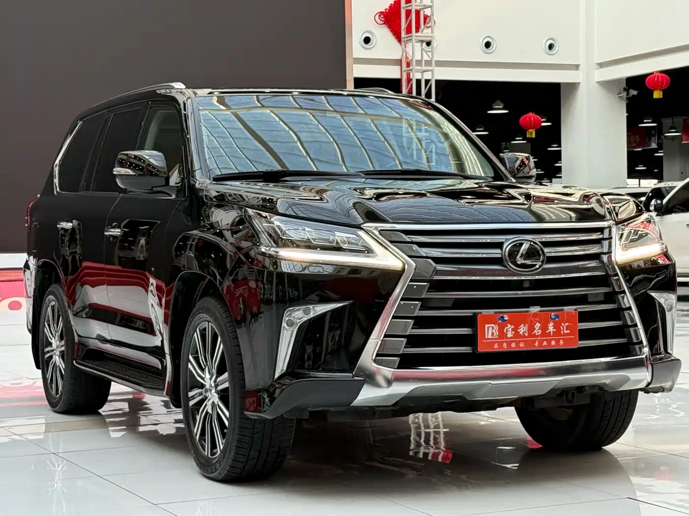 Lexus LX 2017 570 Prestige Luxury фото 3