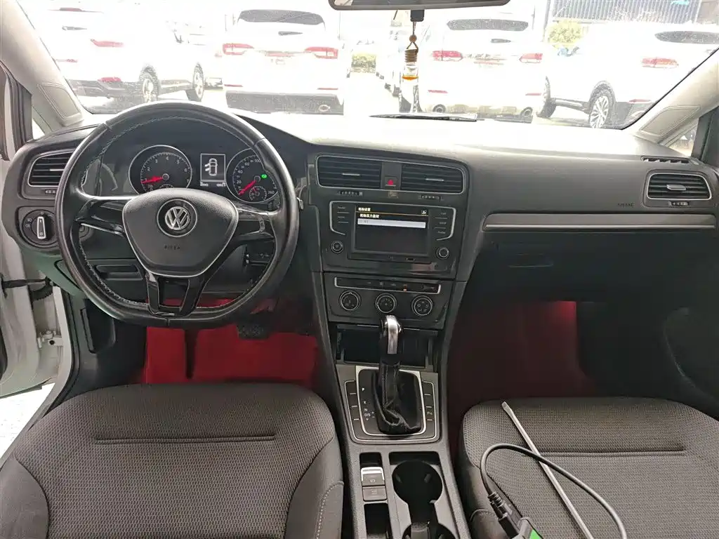 Volkswagen Golf 2017 230TSI Auto Comfort Millionth Anniversary Edition фото 10