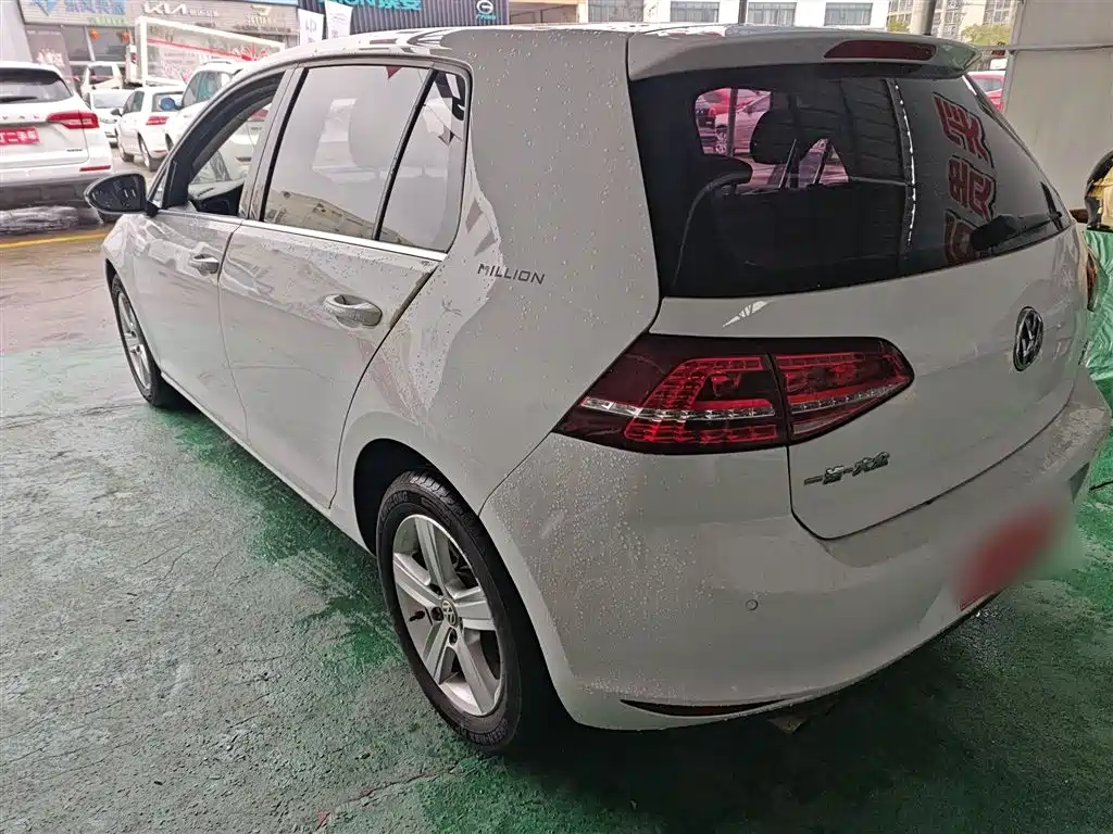 Volkswagen Golf 2017 230TSI Auto Comfort Millionth Anniversary Edition фото 5