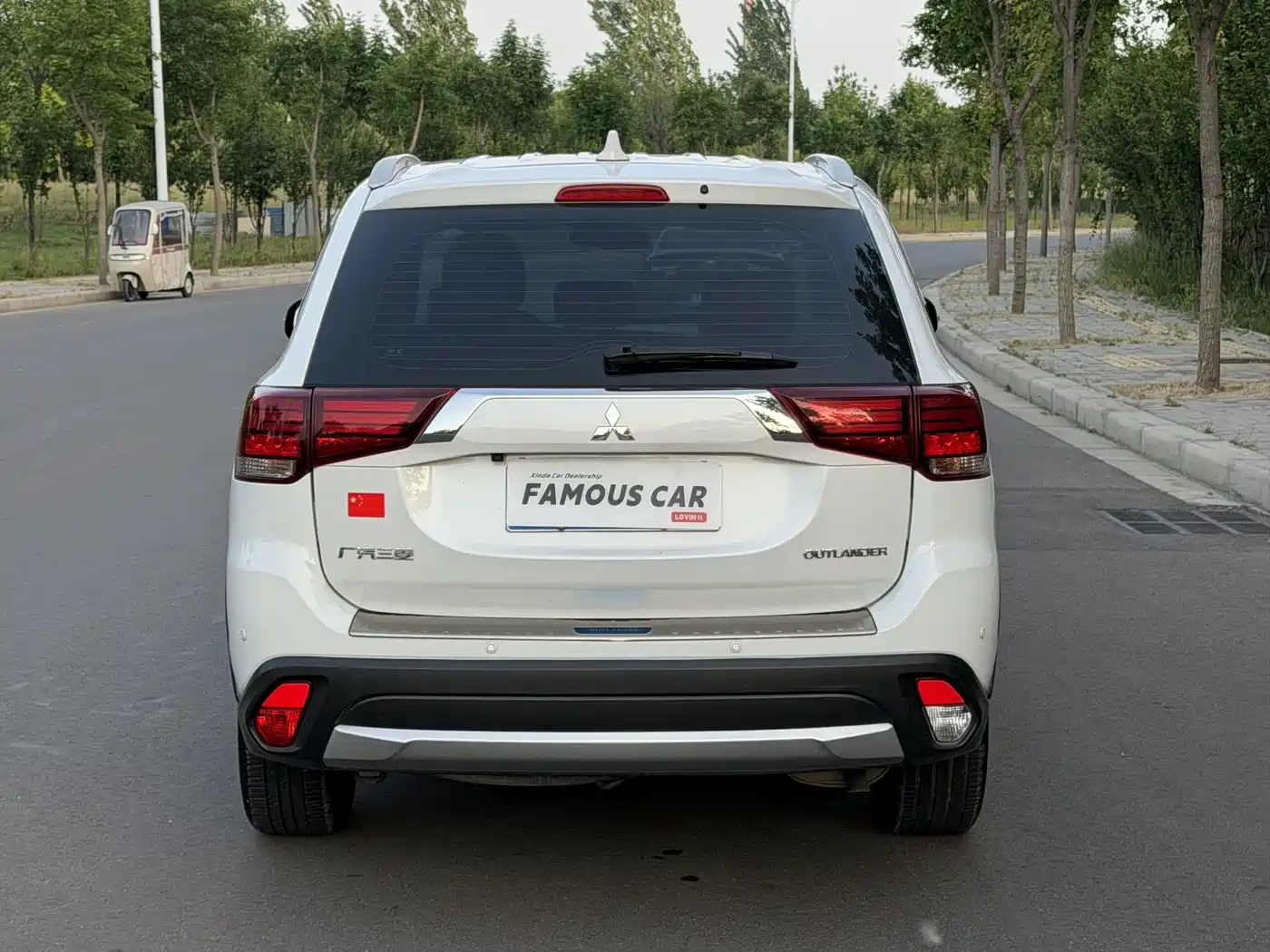 MITSUBISHI OUTLANDER