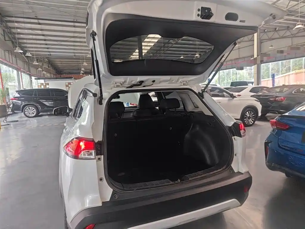 Toyota Corolla Cross 2023 2.0L Pioneer Edition фото 19