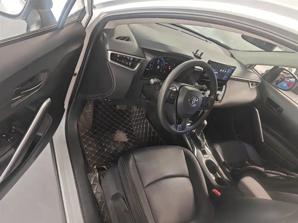 Toyota Corolla Cross 2023 2.0L Pioneer Edition фото 16