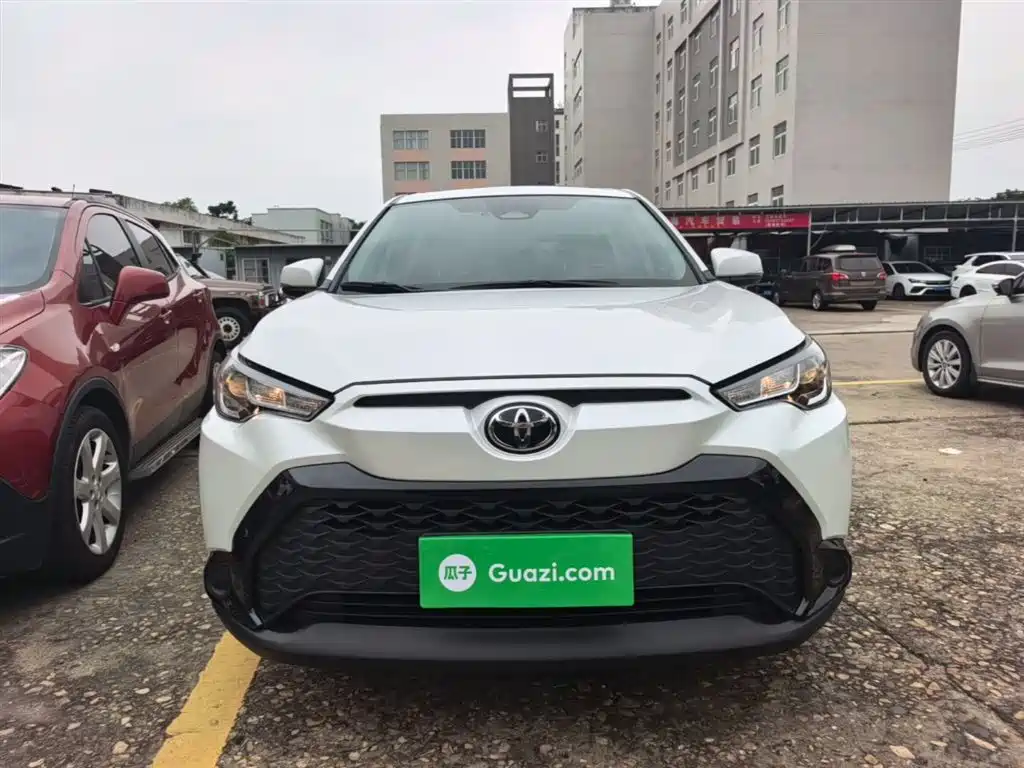 Toyota Frontlander 2024 2.0L CVT Leading Edition фото 3