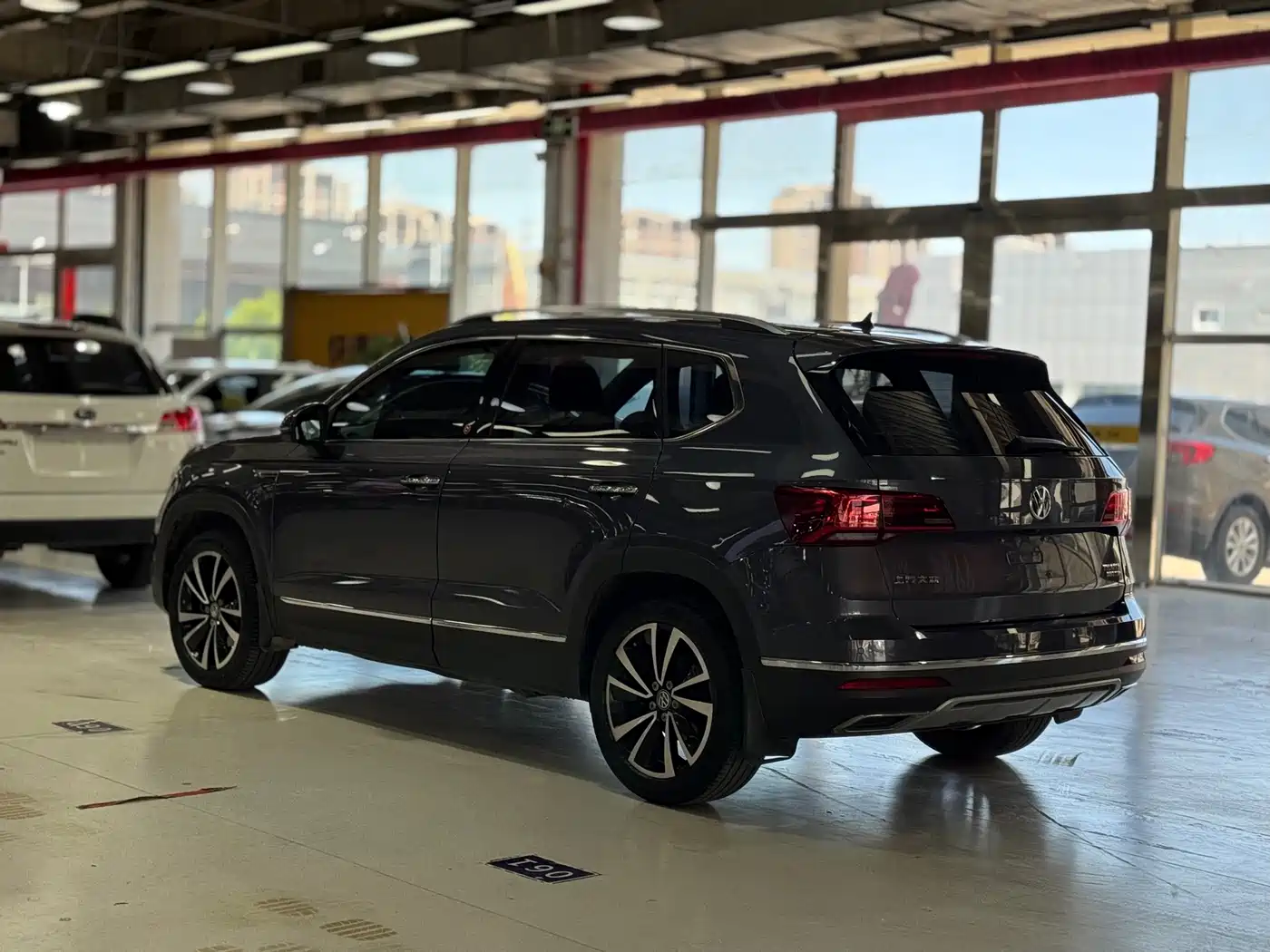 Volkswagen Tharu 2019 280TSI 2WD Flagship Edition China V фото 5