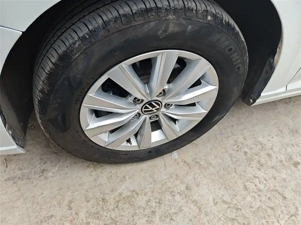 Volkswagen Lavida 2023 Facelift 1.5L Auto Comfort Edition фото 23