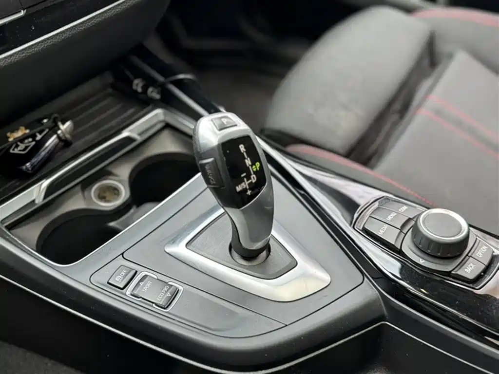 BMW 1 Series (Import) 2018 118i Sport Design Package фото 19