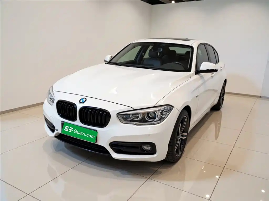 BMW 1 Series (Import) 2018 118i Sport Design Package