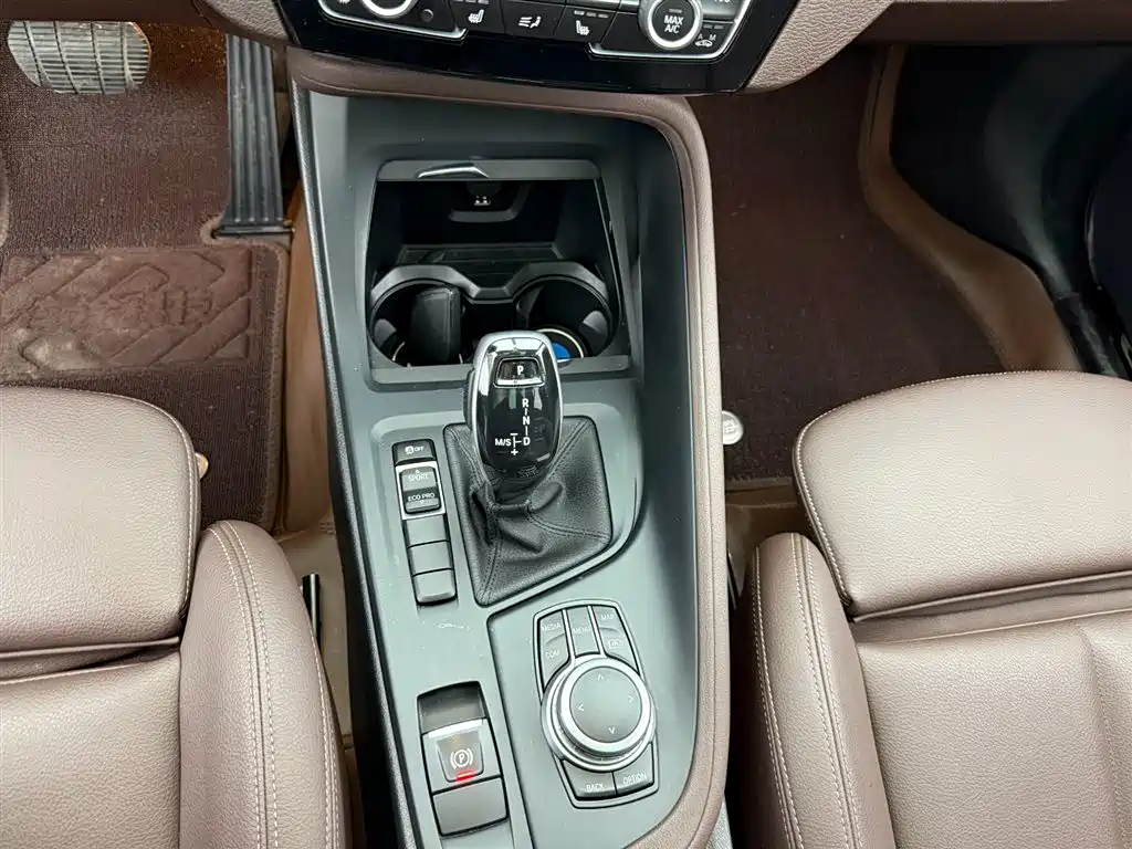 BMW X1 2022 sDrive25Li Leading фото 9