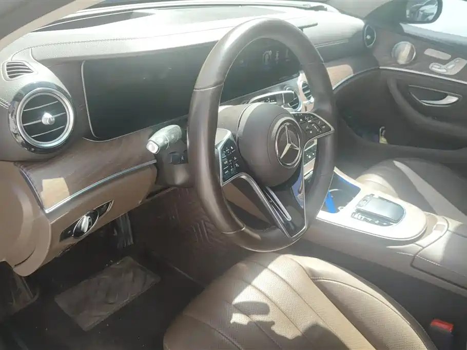 Mercedes-Benz E-Class 2023 Facelift E 300 L Premium фото 12
