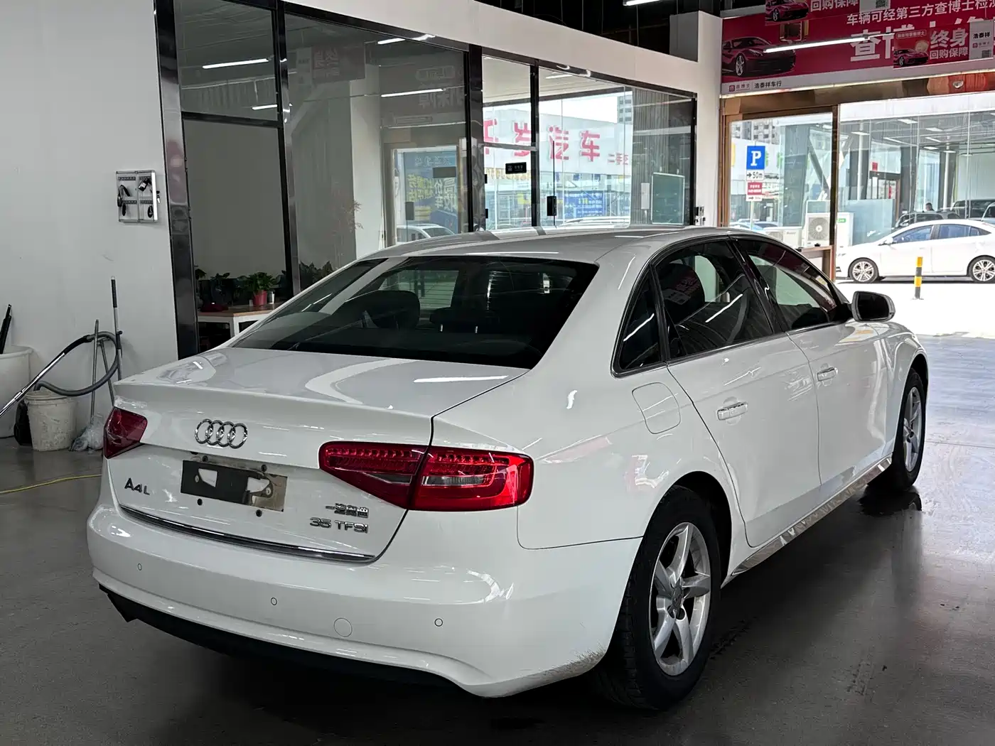 Audi A4L 2013 35 TFSI Automatic Comfort фото 9