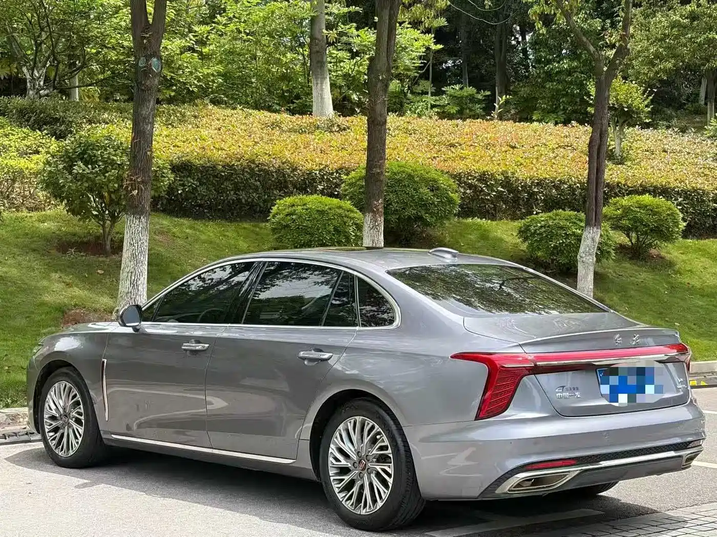 Hongqi H5 2023 2.0T Auto Smart Connect Flag Comfort фото 4