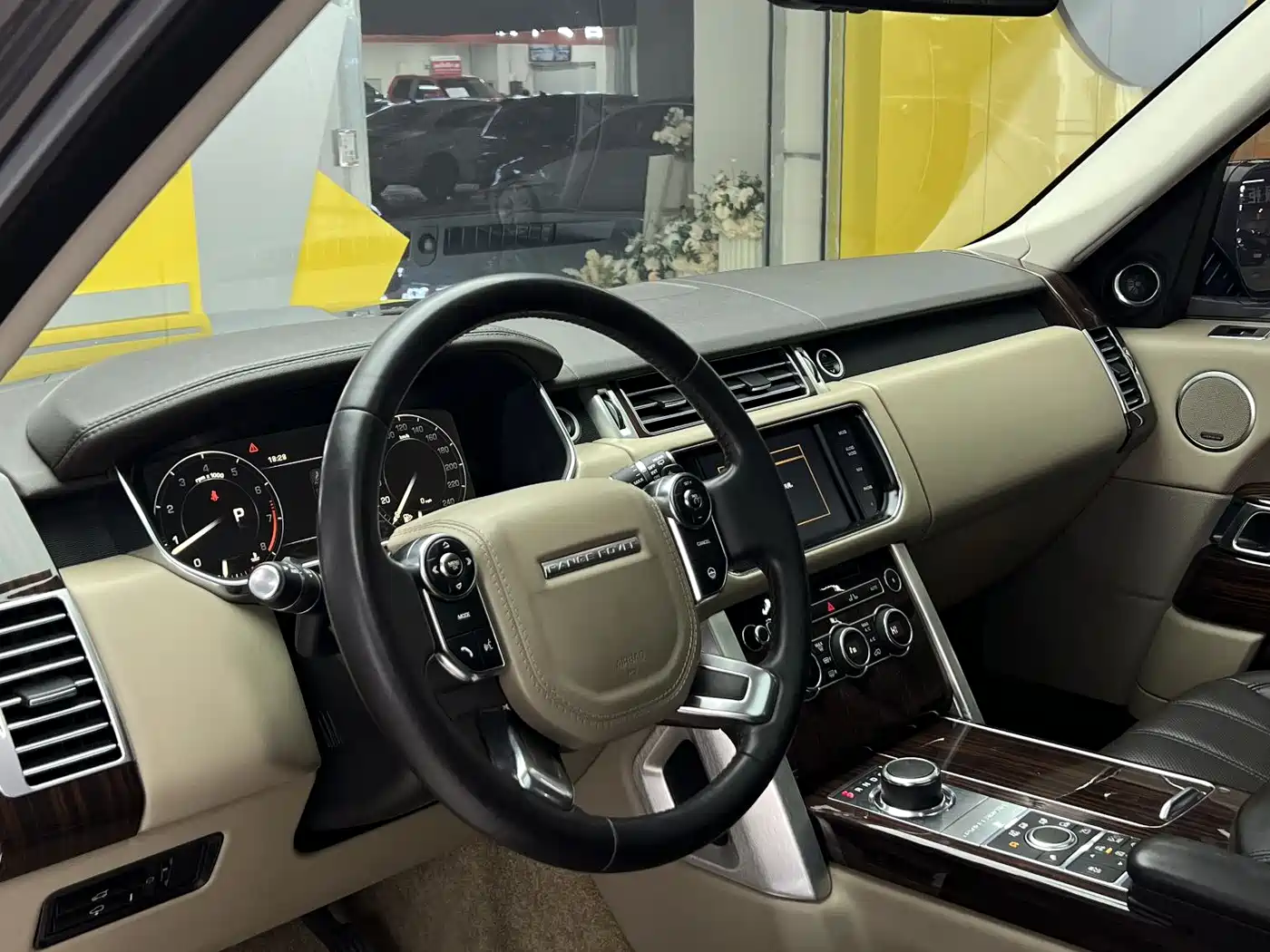 Land Rover Range Rover 2016 3.0 SC V6 Vogue фото 7