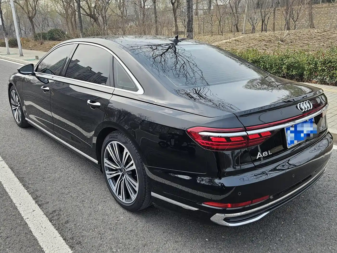Audi A8 2023 A8L 45 TFSI quattro Luxury фото 4