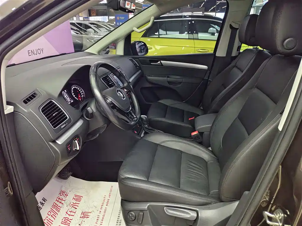 Volkswagen Sharan 2018 380TSI Premium 7-Seater фото 10