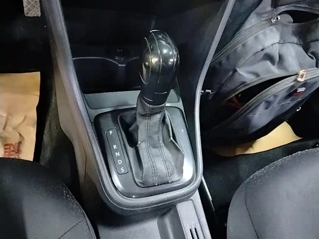 Volkswagen Santana 2015 1.6L Automatic Trend Edition фото 14