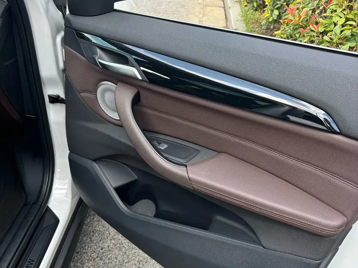 BMW X1 2021 sDrive25Li Leading фото 8