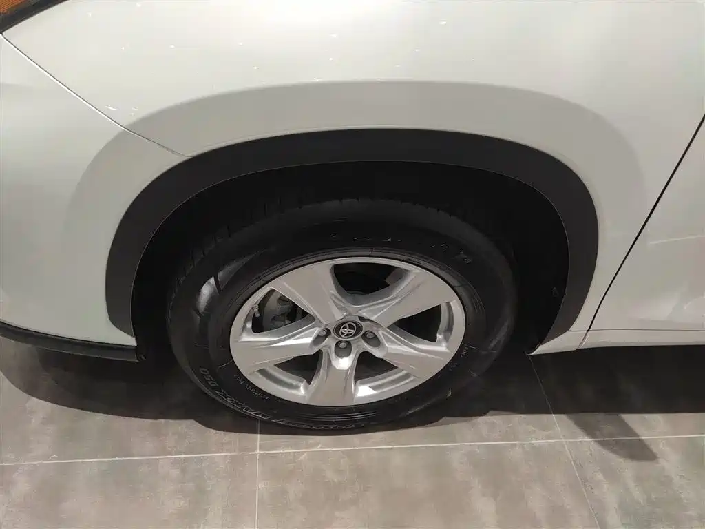 Toyota Highlander 2023 2.5L Smart Hybrid Dual Engine FWD Elite 5-Seater фото 23