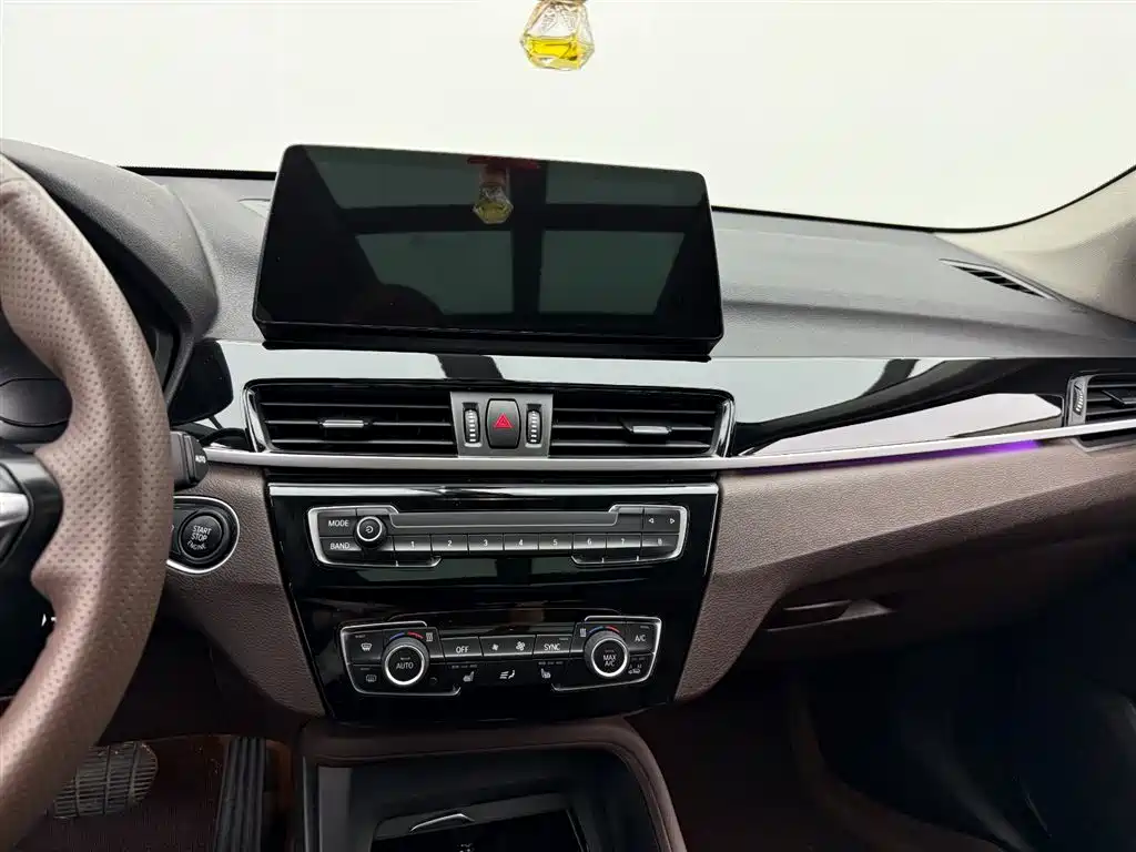 BMW X1 2022 sDrive25Li Leading фото 8