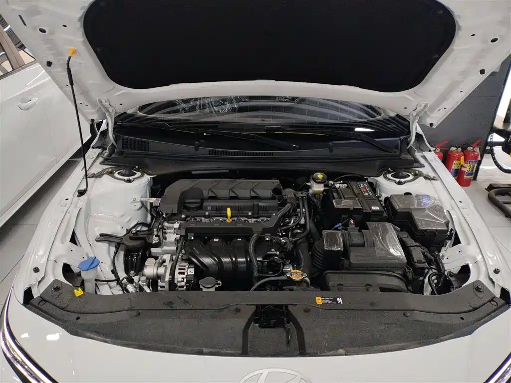 MODERN ELANTRA
