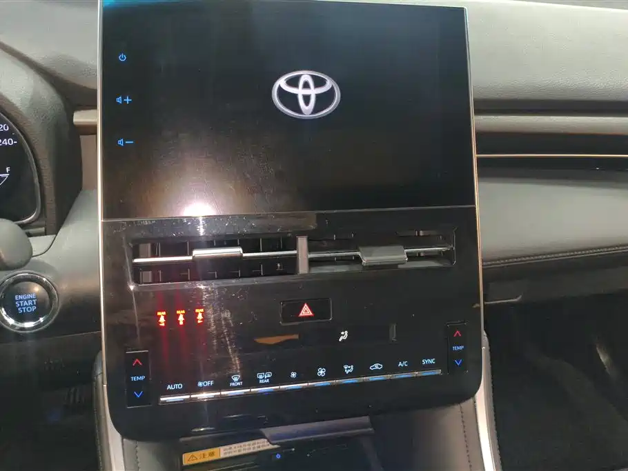 Toyota Avalon 2022 2.0L Luxury Edition фото 13