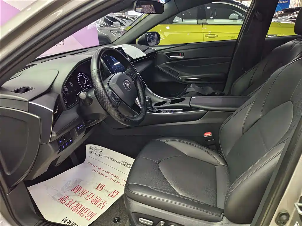 Toyota Avalon 2023 Hybrid 2.5L Luxury Edition фото 10