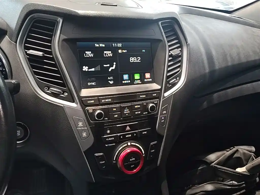 Hyundai Santa Fe 2017 2.4L Automatic 2WD Intelligent 5-Seater фото 13