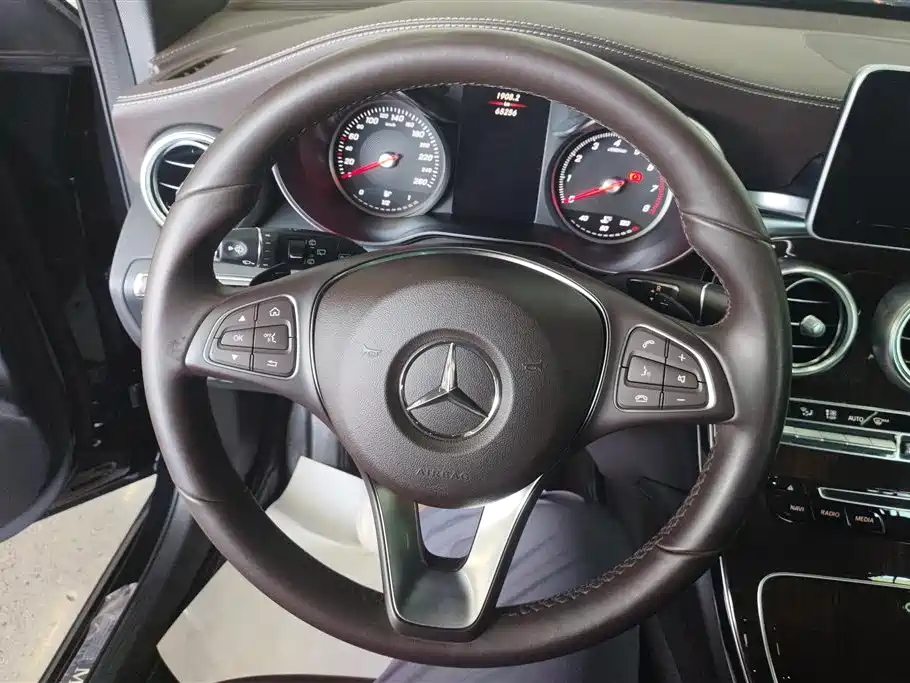 Mercedes-Benz GLC 2019 GLC 260 L 4MATIC Luxury фото 15