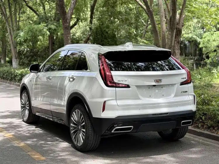 Cadillac XT4 2024 28T 2WD Premium фото 4