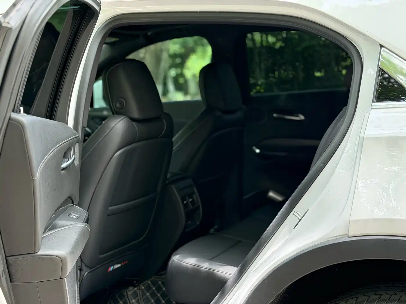 Cadillac XT4 2024 28T 2WD Premium фото 13