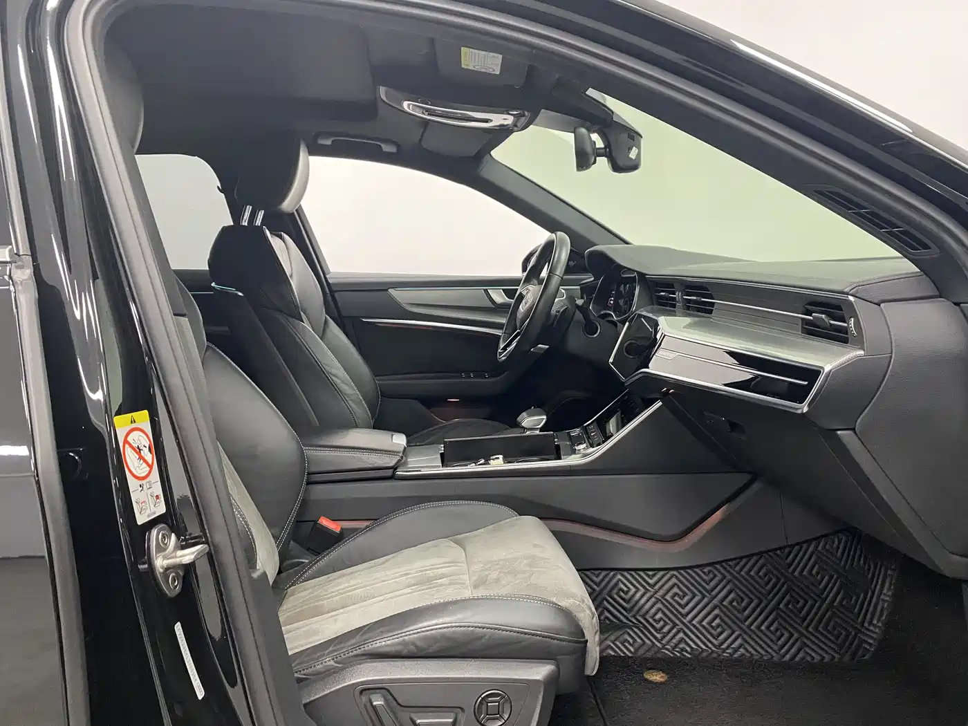 Audi A6L New Energy 2020 55 TFSI e quattro фото 13