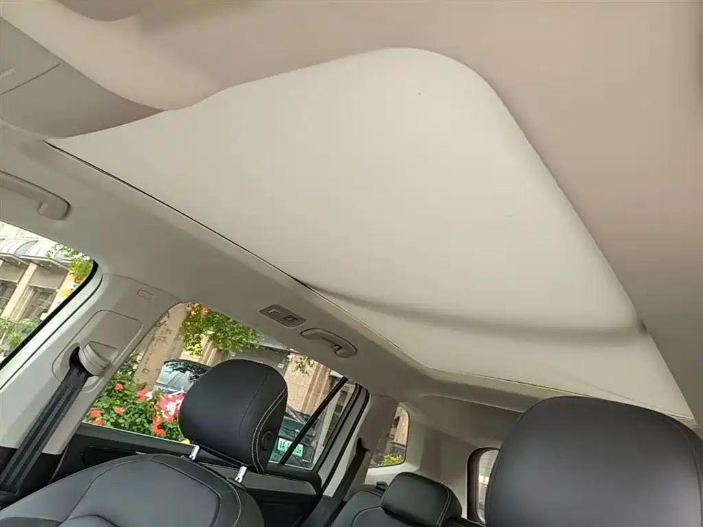 Volkswagen Tiguan L 2017 330TSI Automatic 2WD Luxury Edition фото 18