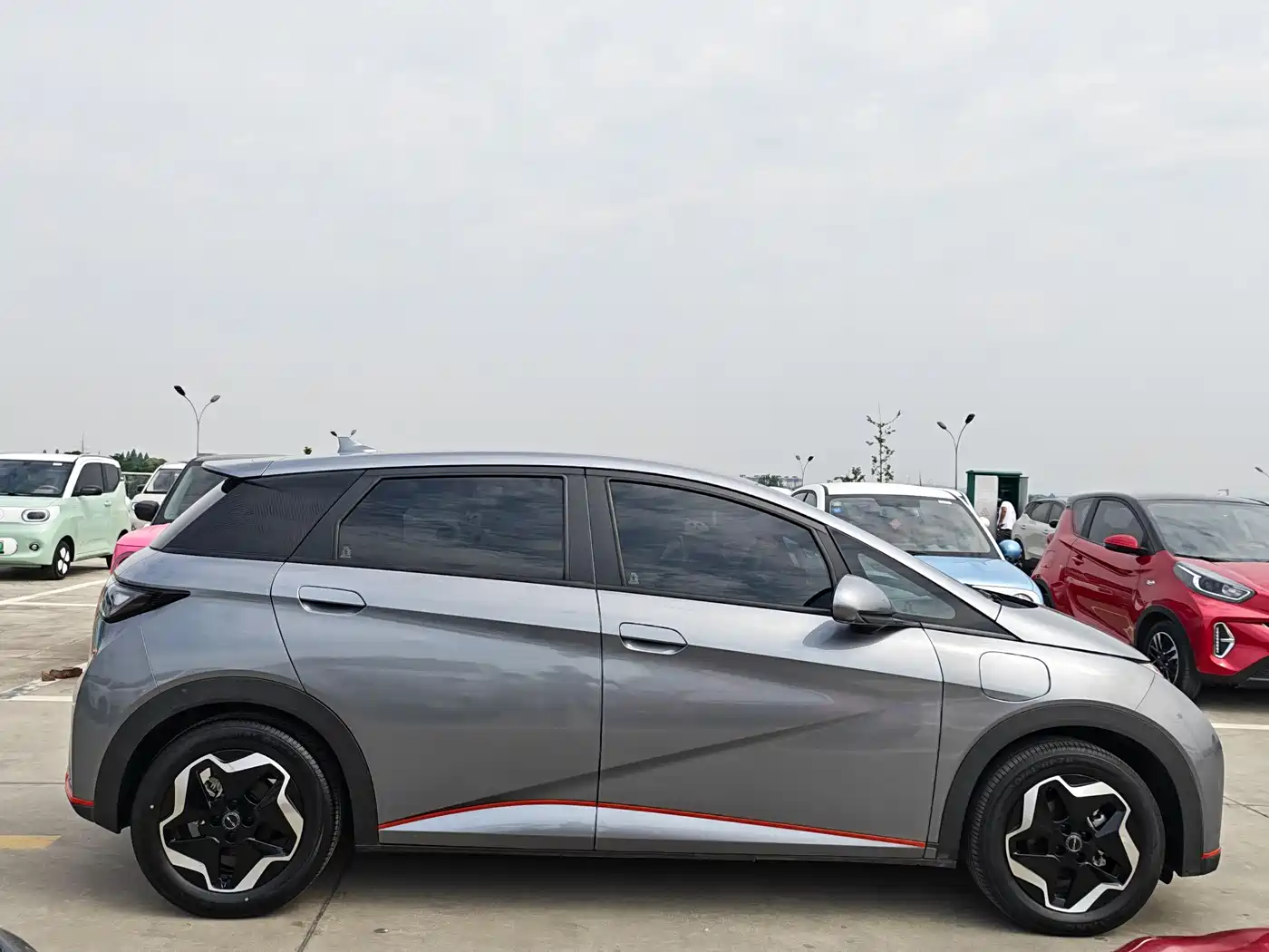 BYD Dolphin 2021 Model 405km Fashion Edition фото 4
