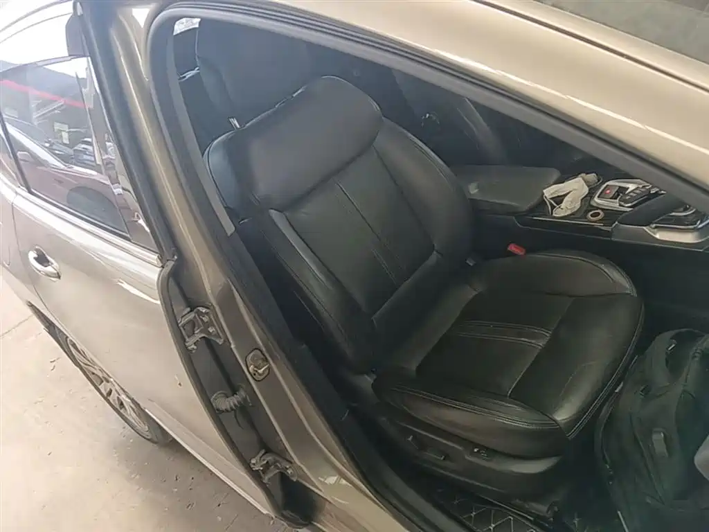 Peugeot 3008 2015 2.0L Automatic Trend Edition фото 25