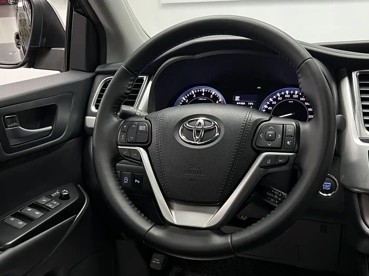 Toyota Highlander 2018 2.0T 4WD Premium 7-seater China VI фото 16