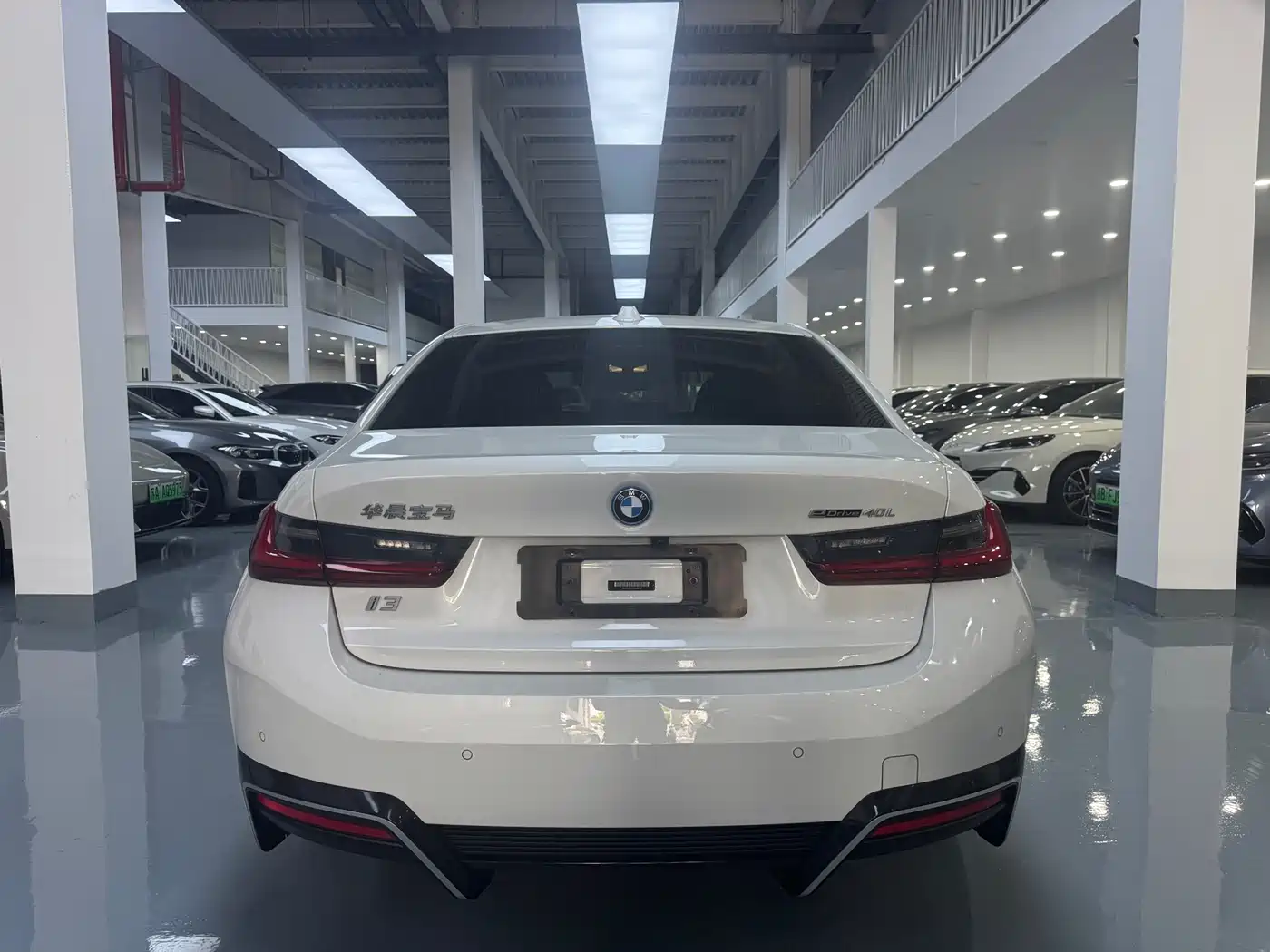 BMW i3 2023 eDrive 40 L Shadowline Package фото 18