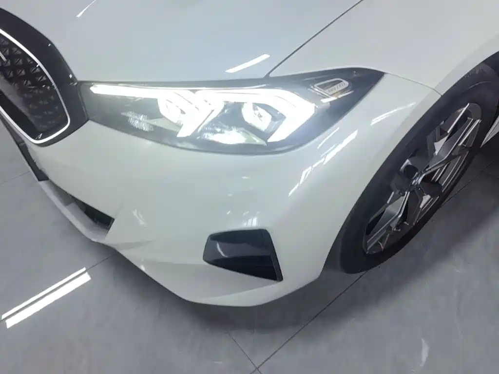 Фото 24 - BMW i3
