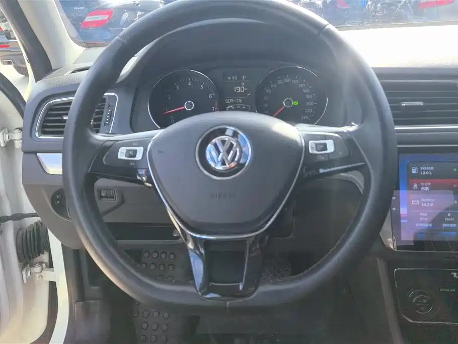 Volkswagen Lavida 2017 230TSI DSG Comfort Edition фото 15
