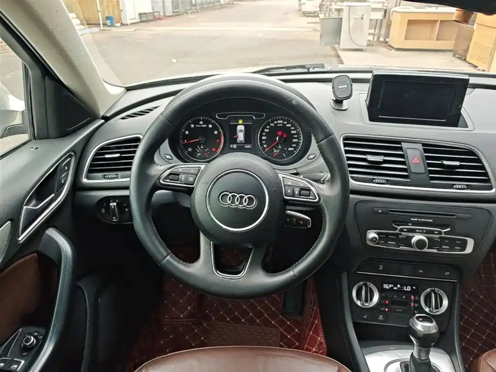 Audi Q3 2015 35 TFSI quattro Technology фото 11