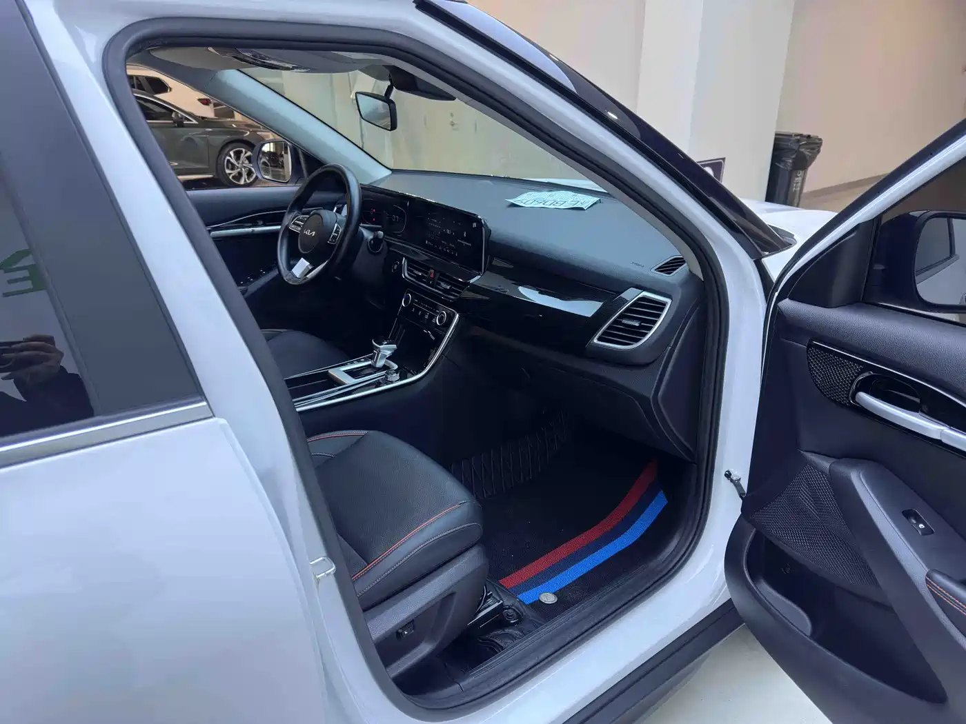 Kia Seltos 2023 1.5L CVT Luxury Edition фото 11