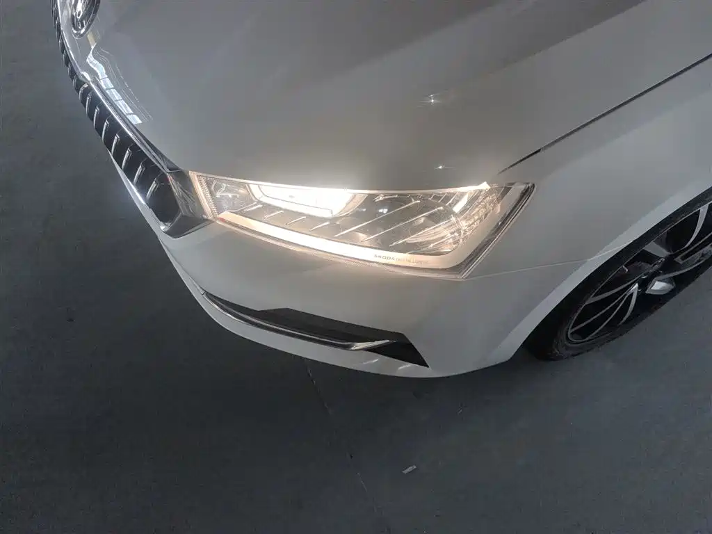Škoda Rapid 2020 1.5L Automatic Comfort Edition фото 18