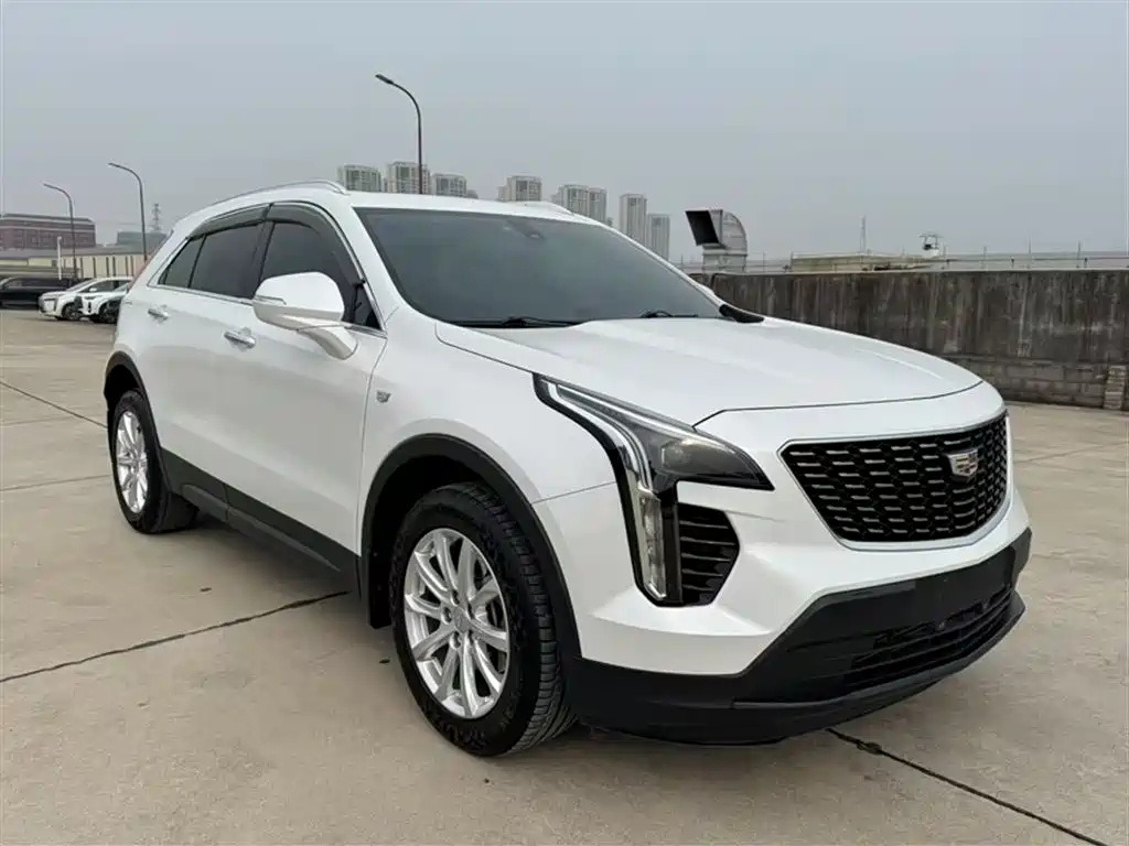 CADILLAC XT4